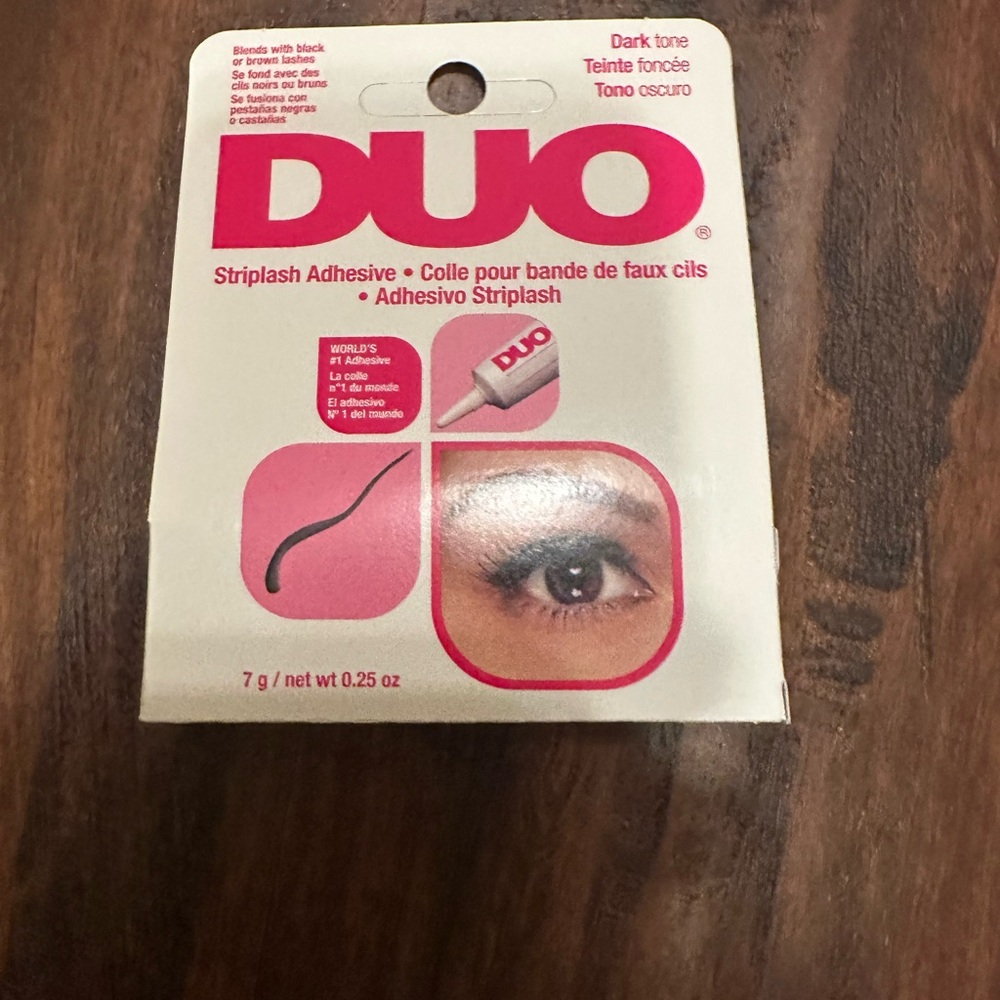 Duo Dark Tone Striplash Adhesive